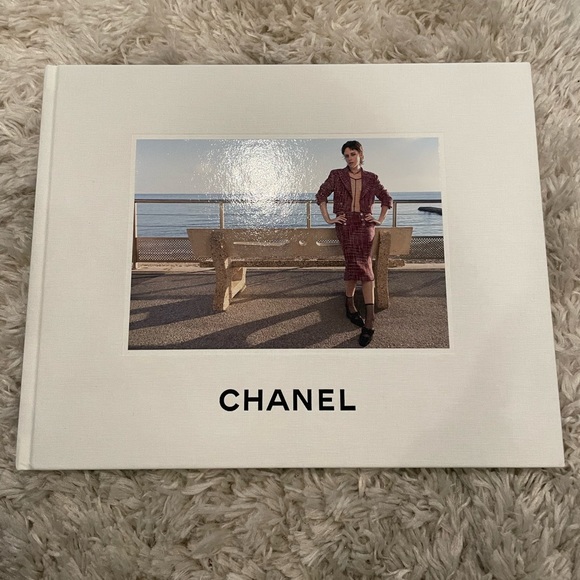 Chanel campaign book - new - Picture 3 of 6